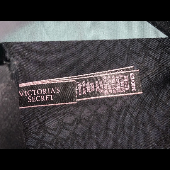 VICTORIA SECRET BRA 34DD - Picture 3 of 3